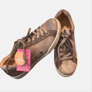 Comfortiva Lyons Smokey Suede Women's 7.5 Sneakers Runners Glitter